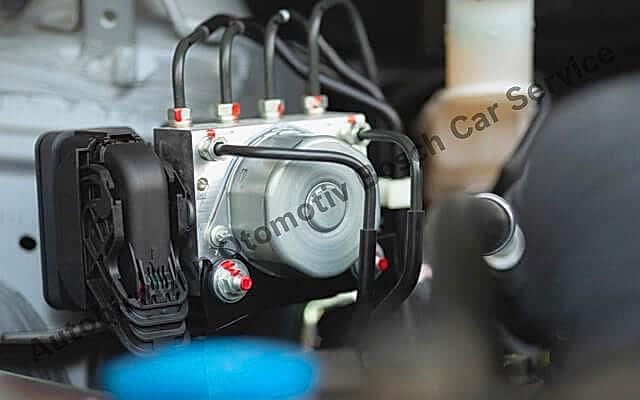 ABS Fren Sistemi Uyarı Işığının Neden Yandığını Anlamak